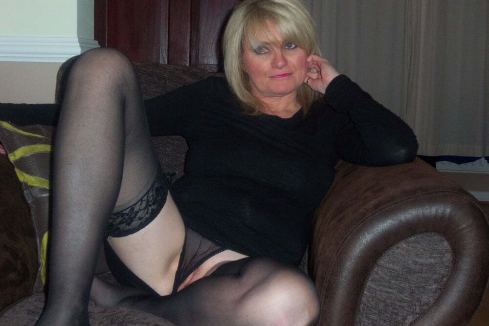 Amateur Mature Sexy Wives 55