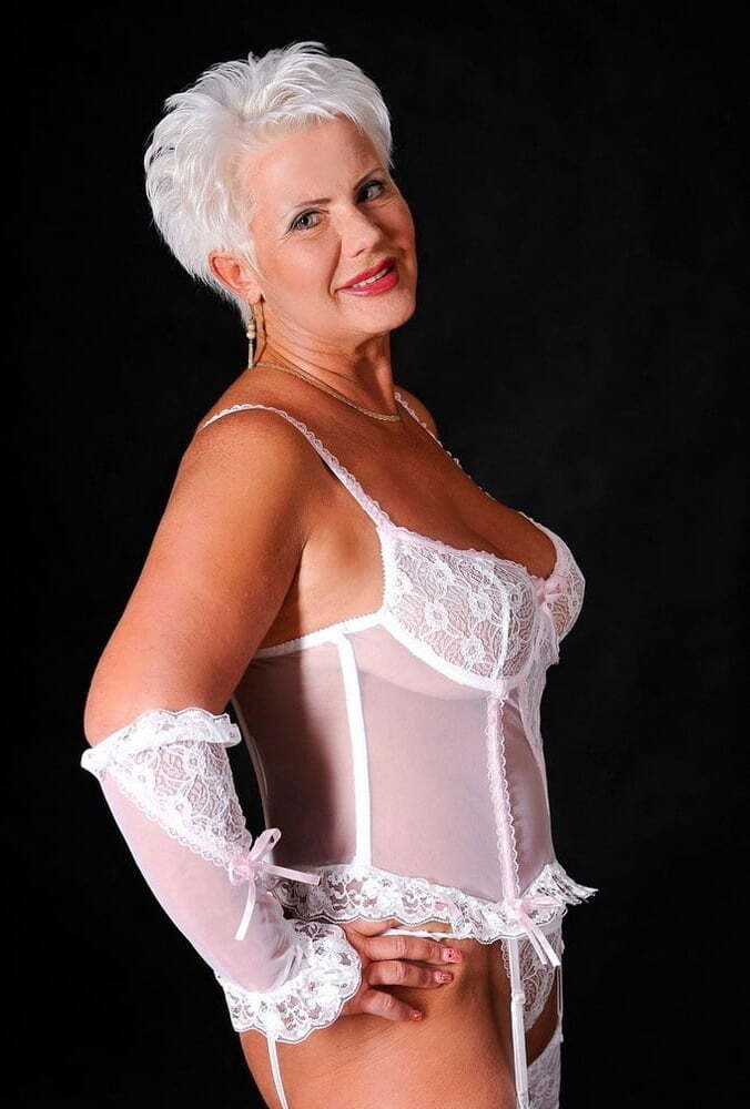 Mature & Milfs are very sexy!