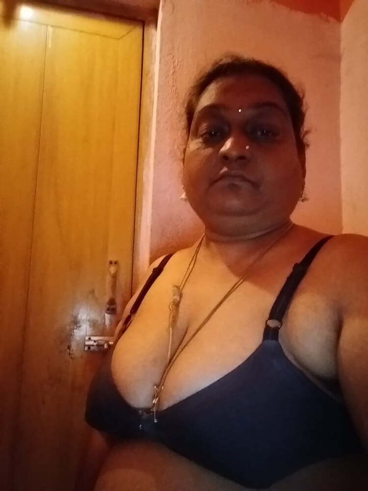 INDIAN AUNTY Gallery 3